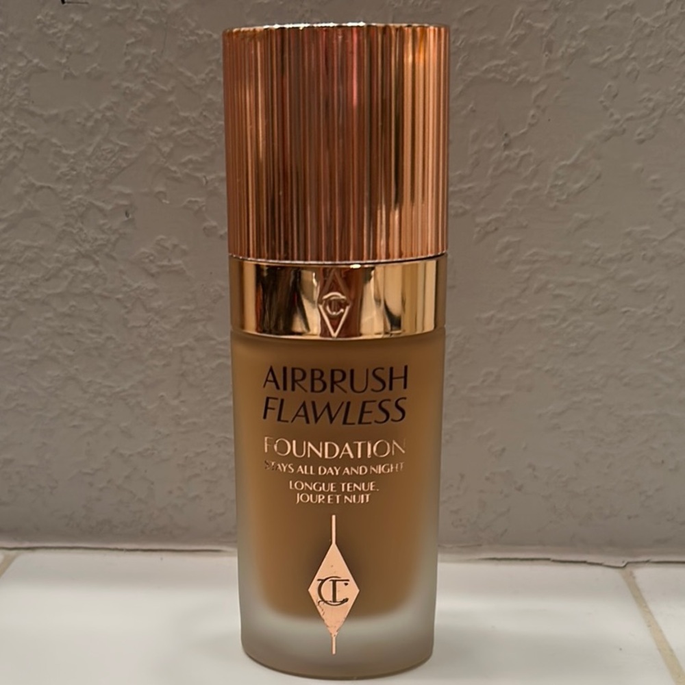 Charlotte Tilbury Airbrush Flawless Foundation - Tan